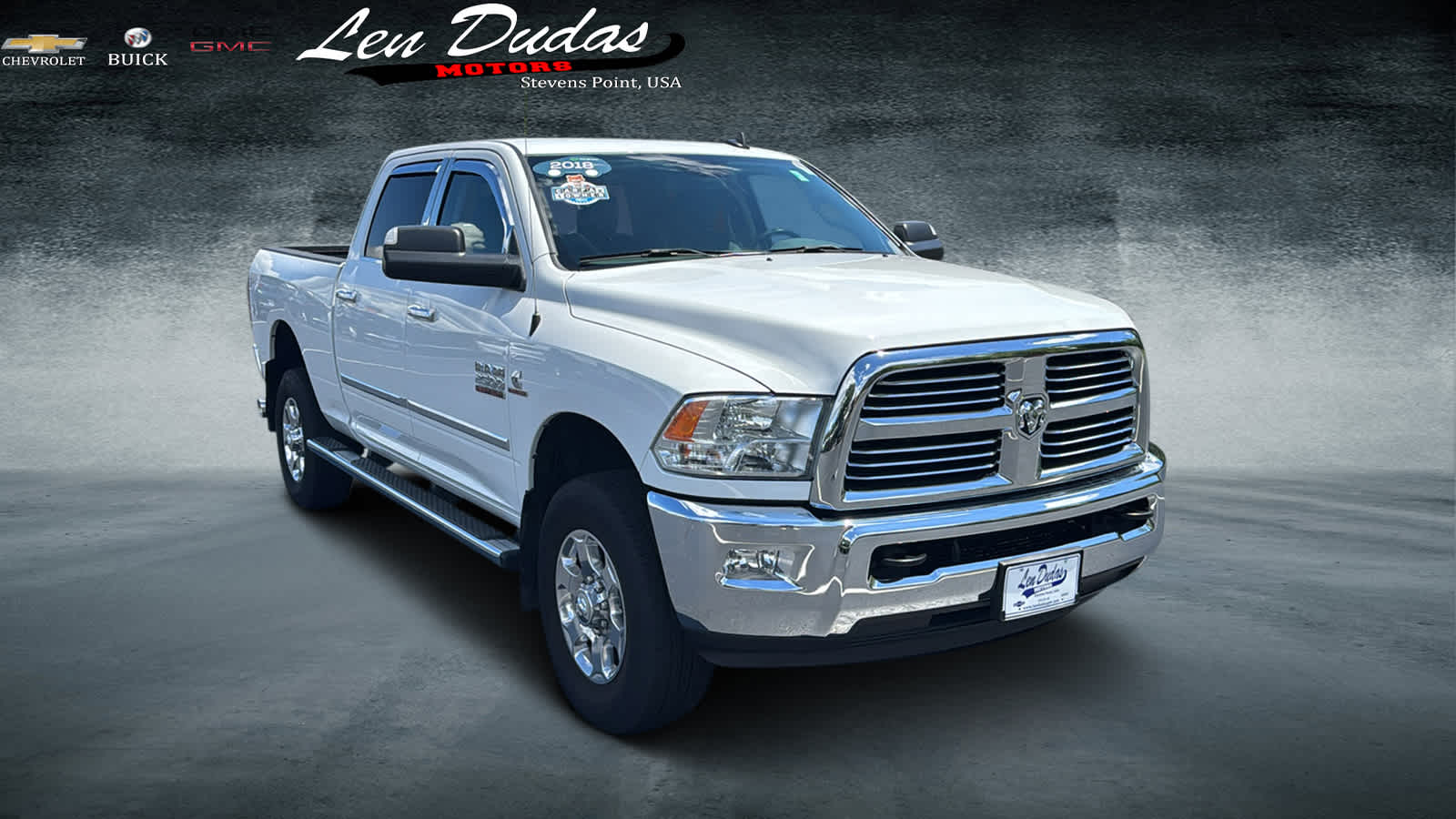 2018 RAM 2500 Big Horn Crew Cab 4x4 6'4" Box in White — front three-quarter view