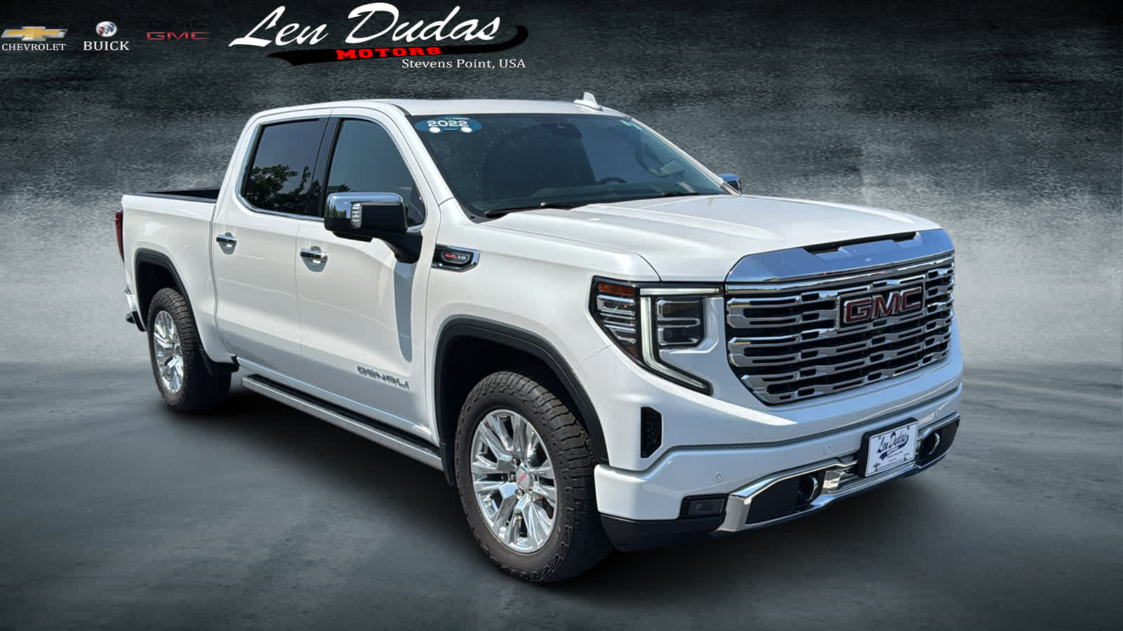 2022 GMC Sierra 1500 Denali in White Frost Tricoat — front three-quarter view